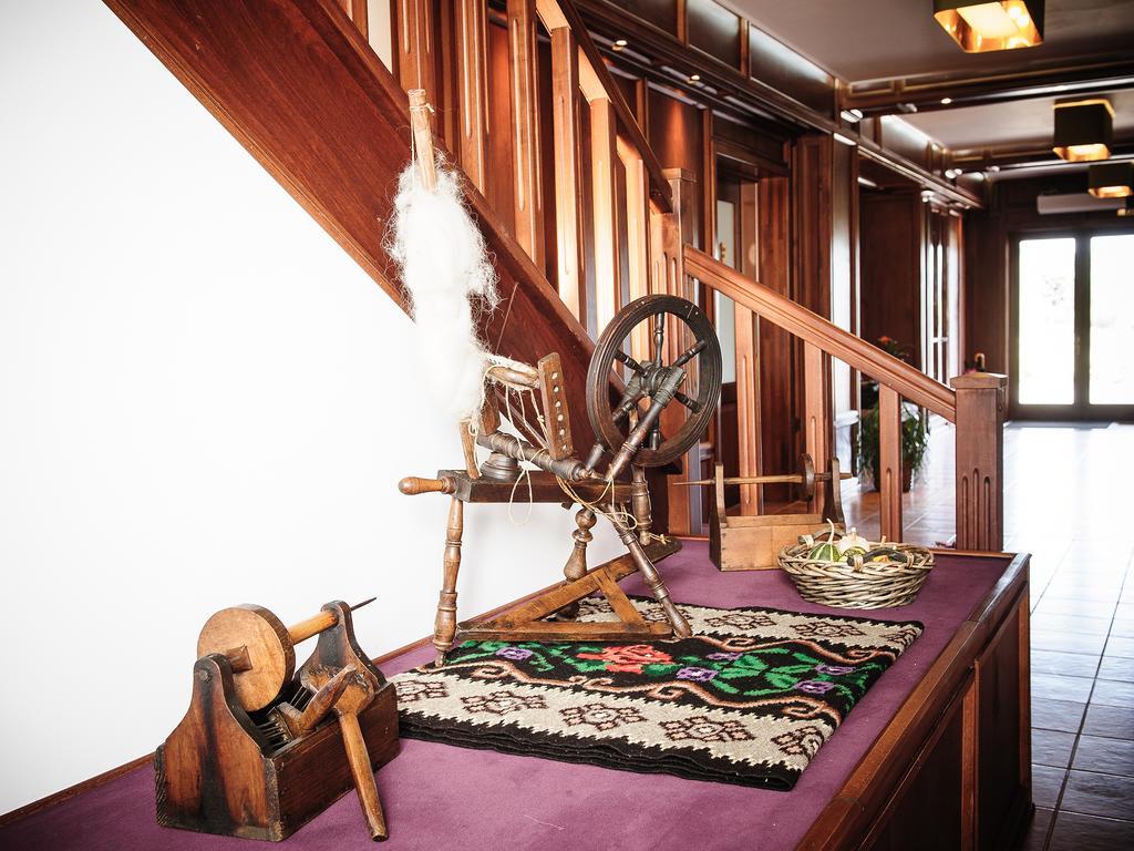 La Conac In Bucovina Hotel Gura Humorului Buitenkant foto
