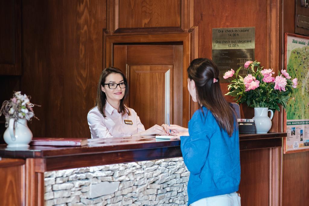 La Conac In Bucovina Hotel Gura Humorului Buitenkant foto