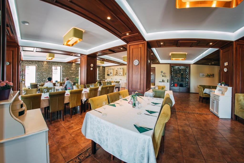 La Conac In Bucovina Hotel Gura Humorului Buitenkant foto